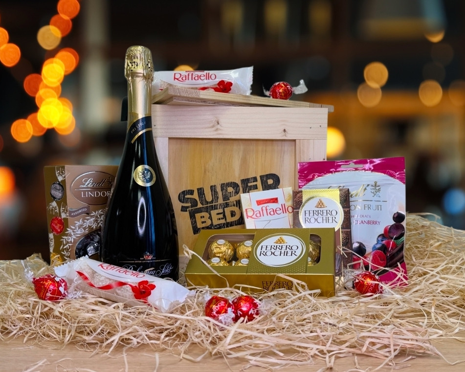 Prestige Brut Superkisten mit Schokolade und Champagner